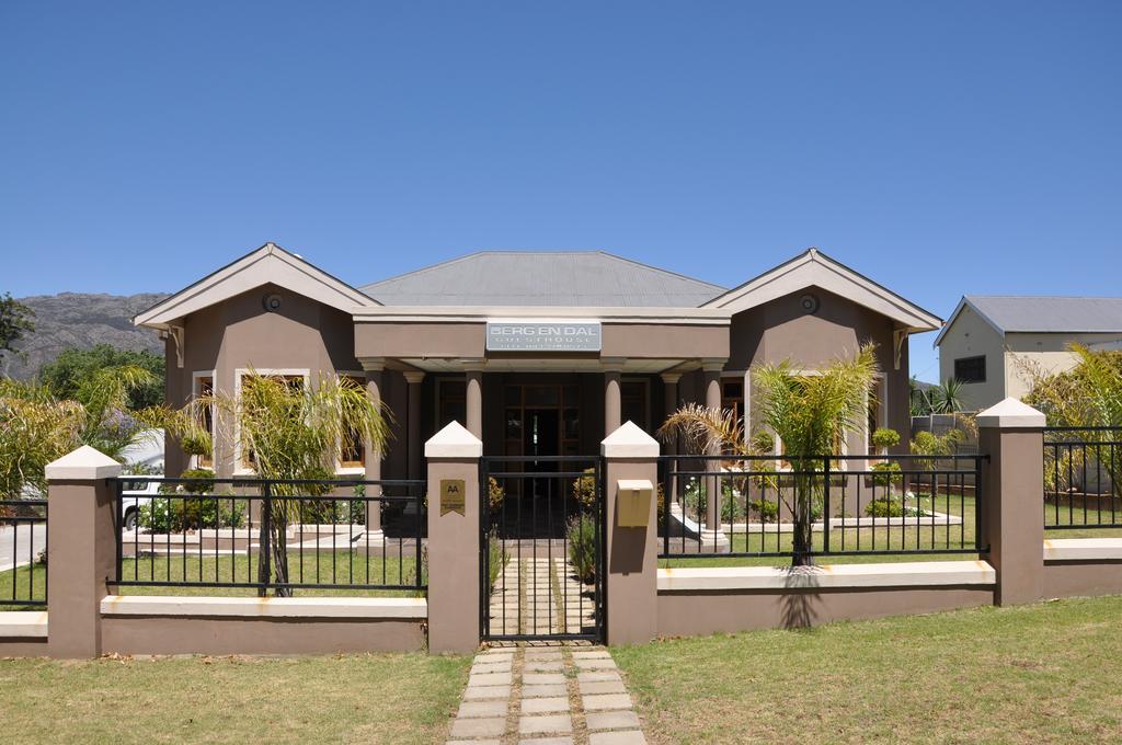 Berg En Dal Guesthouse Villiersdorp Exterior photo